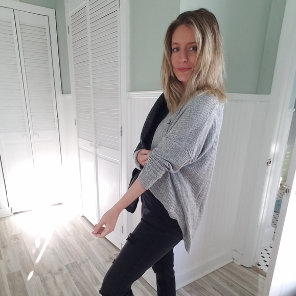 NWOT Forever 21 long sleeve - Picture 4 of 8